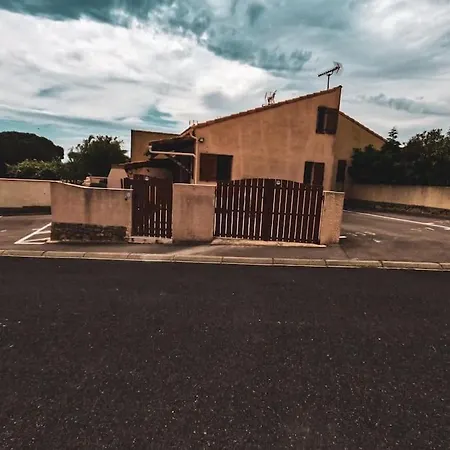 Petite Maison, Toute Equipee A 600m De La Holiday home *