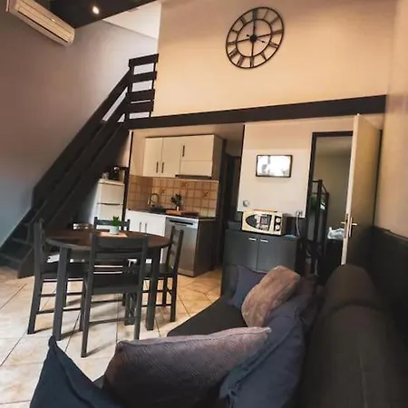 Holiday home Petite Maison, Toute Equipee A 600m De La Fleury (Aude)