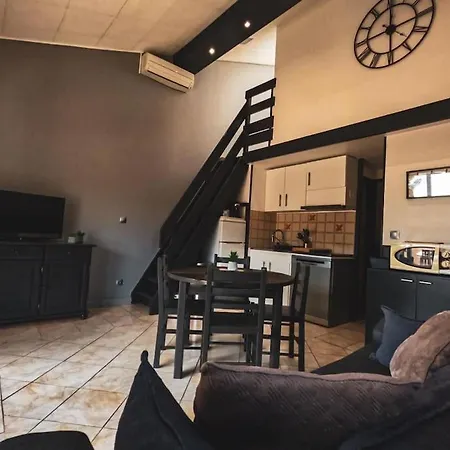 Petite Maison, Toute Equipee A 600m De La *