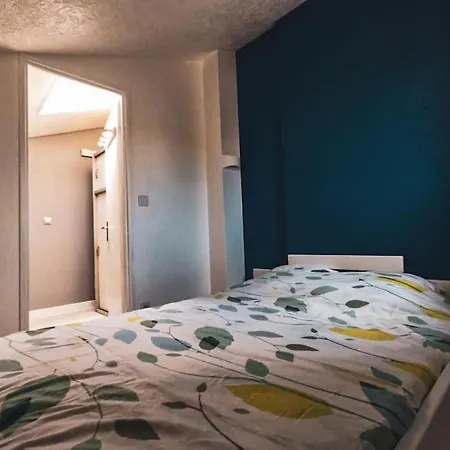 Petite Maison, Toute Equipee A 600m De La *